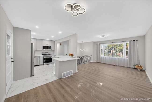 Photo - 2211 Birchwood Pkwy