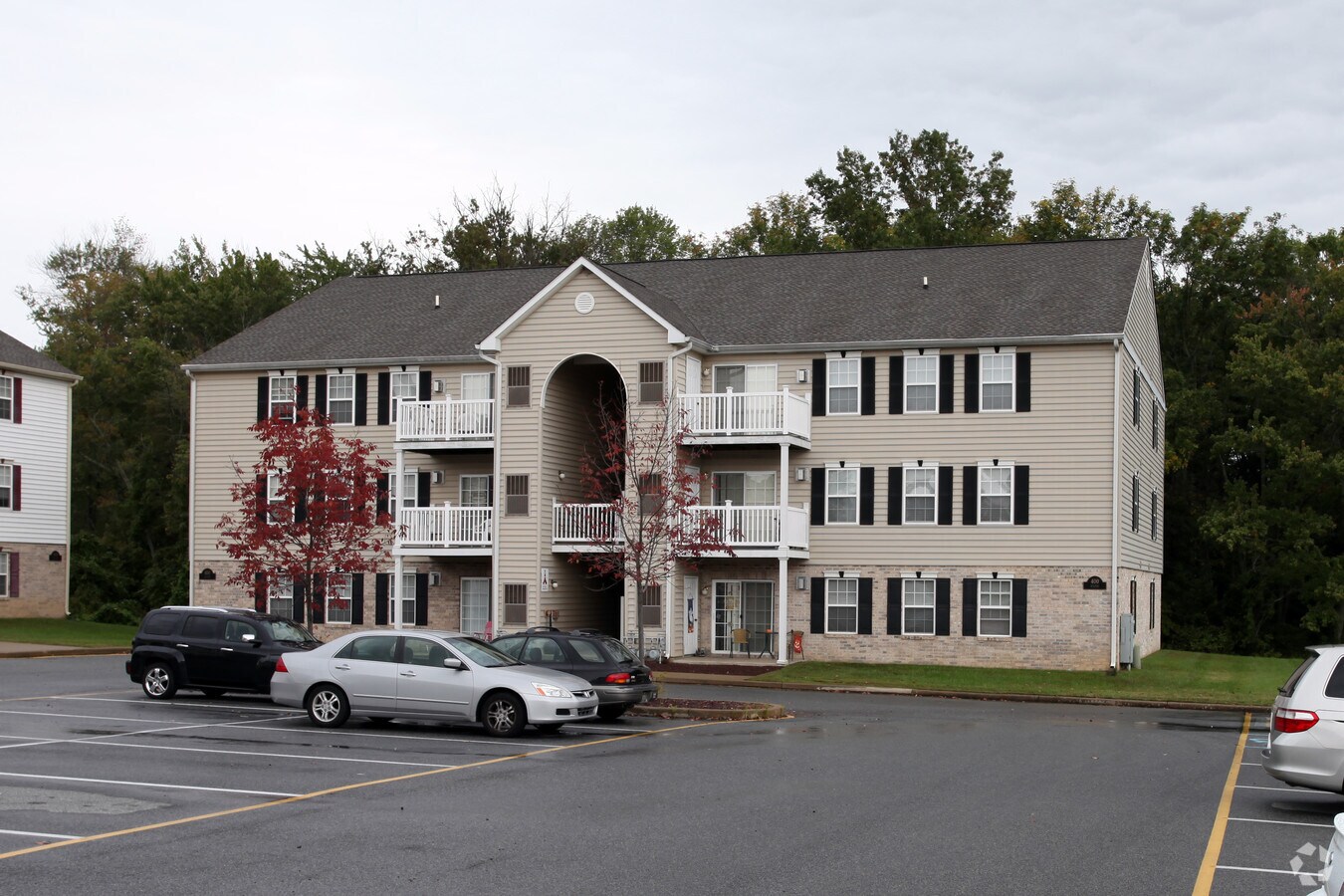 Greenbrier Village Apartments - Greenbrier Village Apartments
