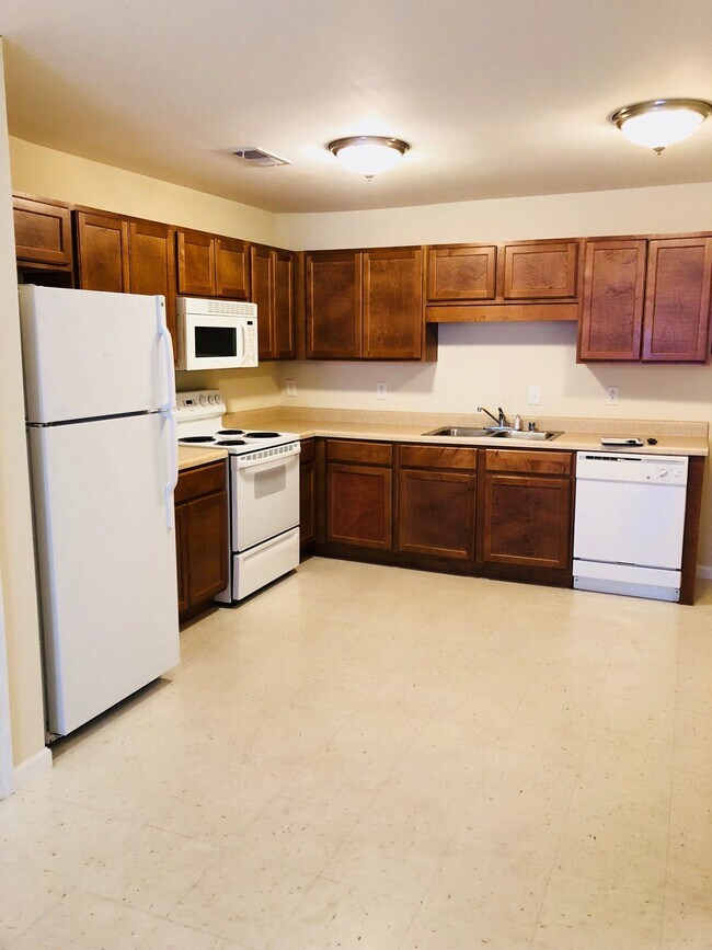 Photo - 9063-1 B PEMBROKE ROAD