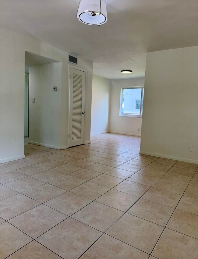 Photo - 5210 SW 90th Way Unit 2