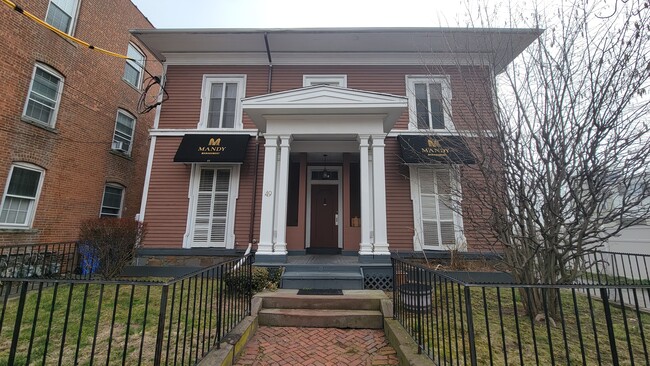 Building Photo - 49 Warren St Unit C