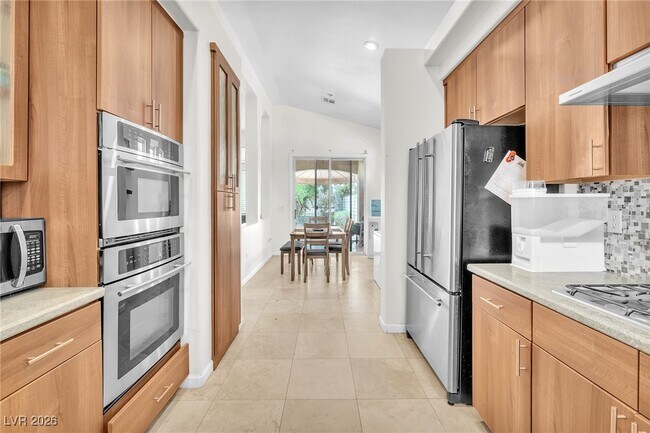 Photo - 465 Indigo Springs St