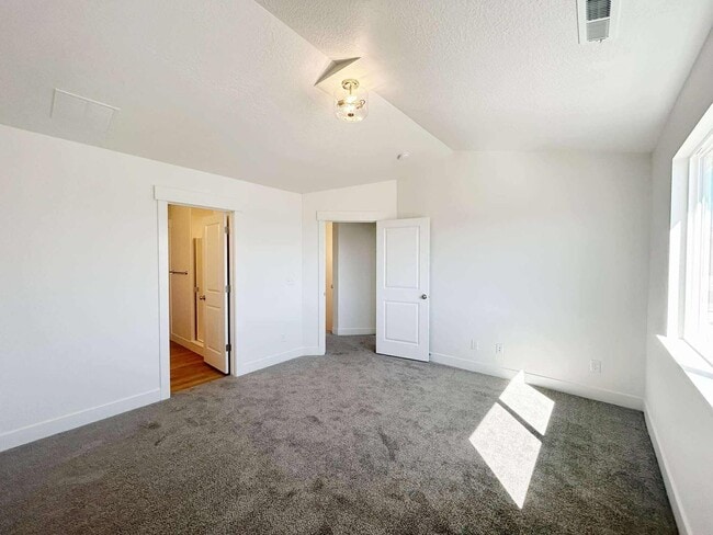 Photo - 1340 N Sage Dr Unit Room #2