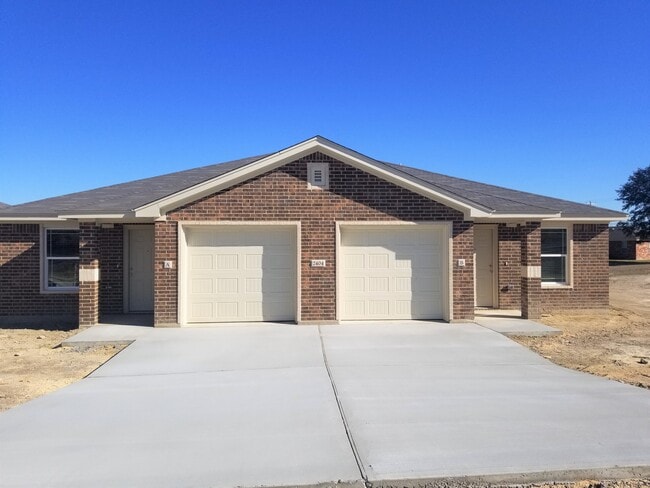 Building Photo - 2424 FM 1113 Unit A
