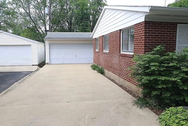Building Photo - 312 Rowe Dr Rental