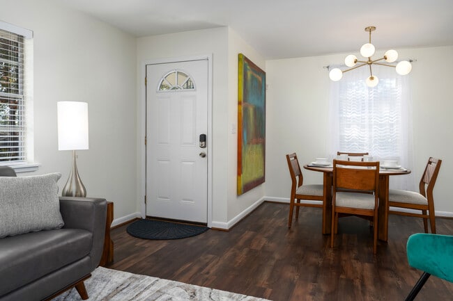 Photo - 3984 Christopher Dr