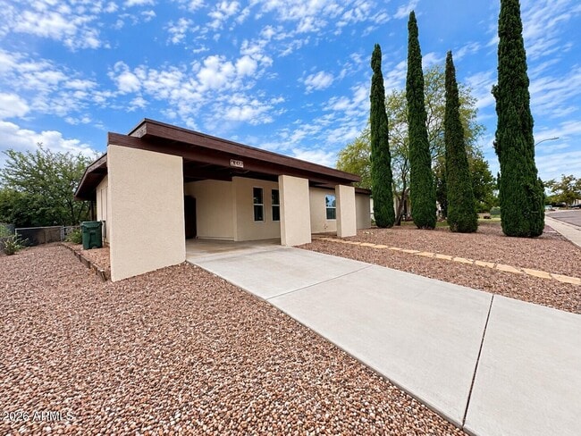 860 Catalina Dr
