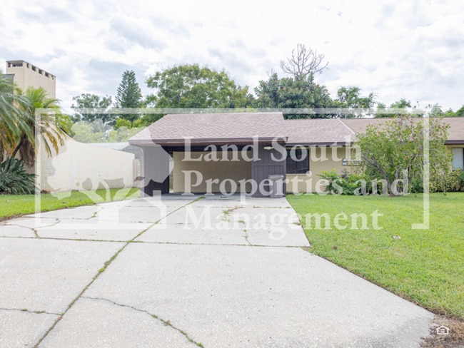 Building Photo - 331 Lake Harris Dr Rental