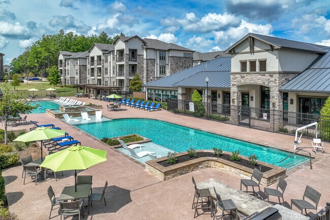 Swimming Pool - Auberge of Tyler