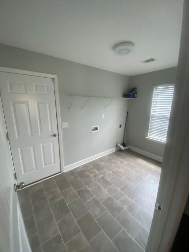 Photo - 26 Kinlock Ct