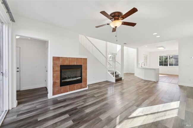Photo - 1888 Leaning Oak Dr