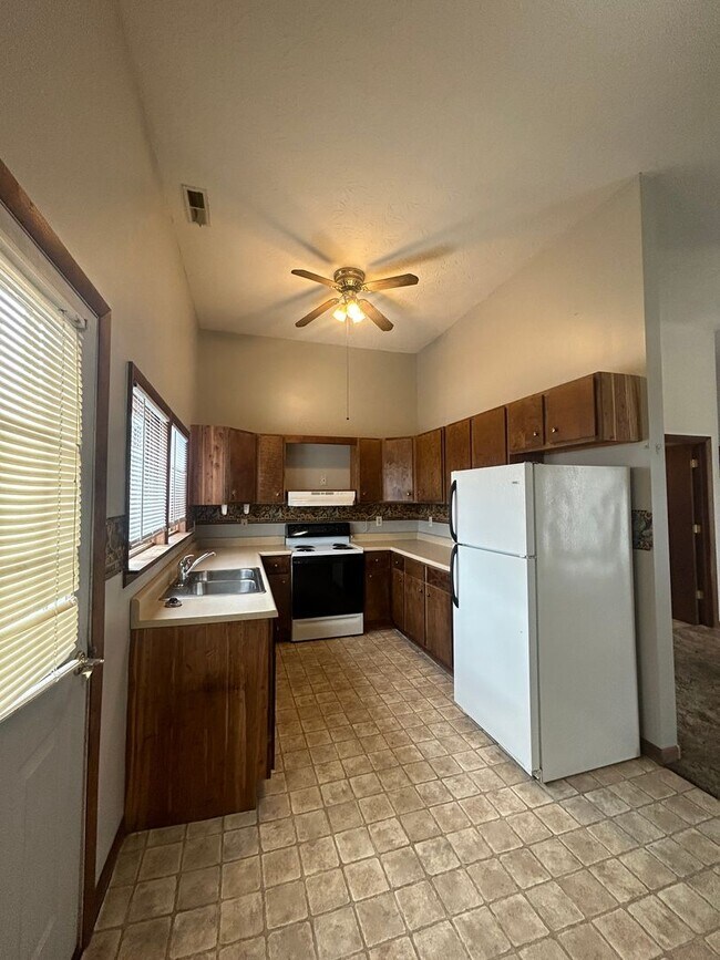 Photo - 285-295 N Cross Street Unidad 295 A