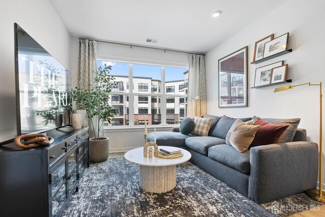 Building Photo - 2000 Schindler Dr Unit B16