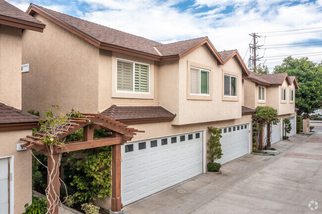 Oak Crest Villas - Oak Crest Villas Apartments