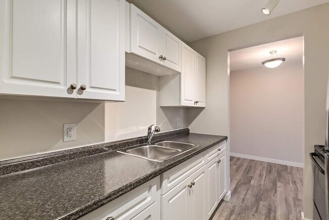 Photo - Fairway Plaza