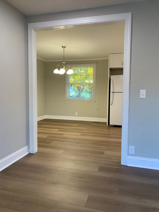 Photo - 276 Bonnasprings Dr