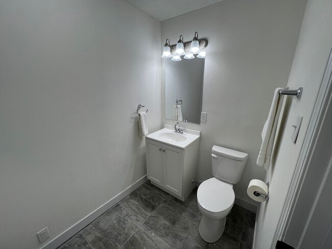 Photo - 108 W 5th St
