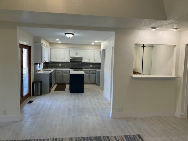 Photo - 3221 Cove Hollow Ct