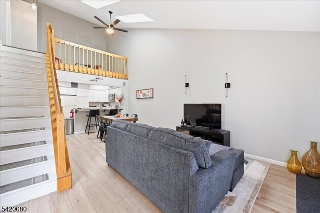 322 Greenbriar Dr