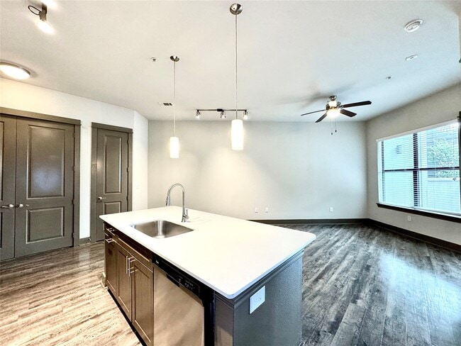 Photo - 5454 Washington Ave Unit 3314