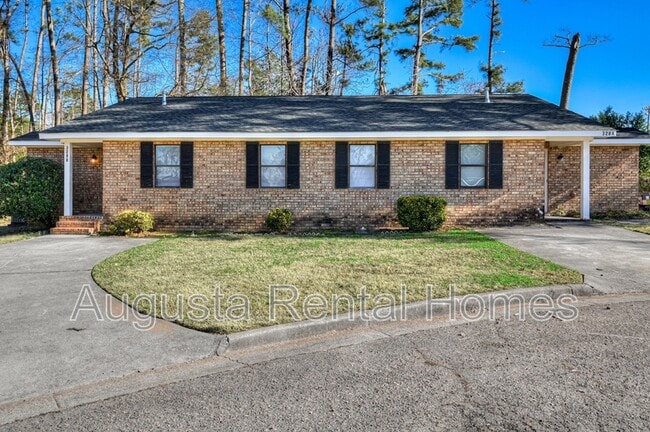 Building Photo - 328 Old Plantation Rd