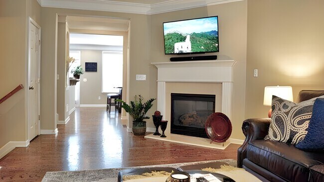 Photo - 108 Stuart Castle Way SE