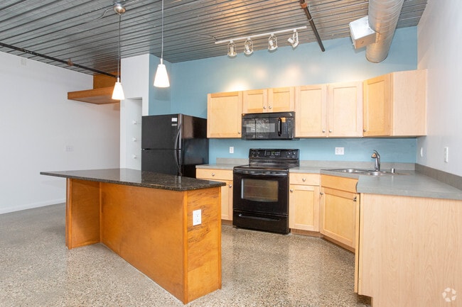 1BR, 1BA - Kitchen