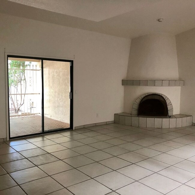 Photo - SPACIOUS CONTEMPORARY 3 BEDROOM HOME IN SAM HUGHES