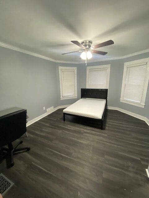 Photo - 202 Bassett St
