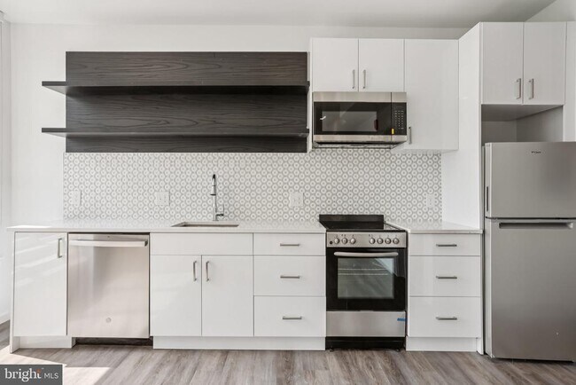 Building Photo - 1201 Vine St Unit 2 BED