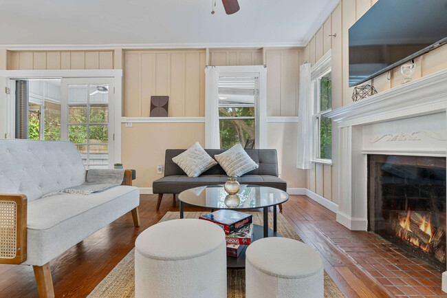 Building Photo - 3638 St Gaudens Rd Rental