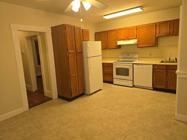 Photo - 7 Spruce St Unidad 2