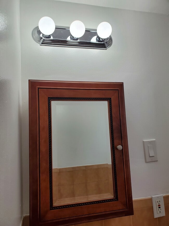 Photo - 7837 64th Pl Unit Beautiful 1BR apartment