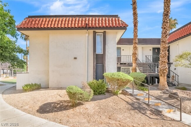 Building Photo - 1405 Vegas Valley Dr Unit 226