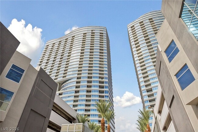 Photo - 4575 Dean Martin Dr Unidad 610