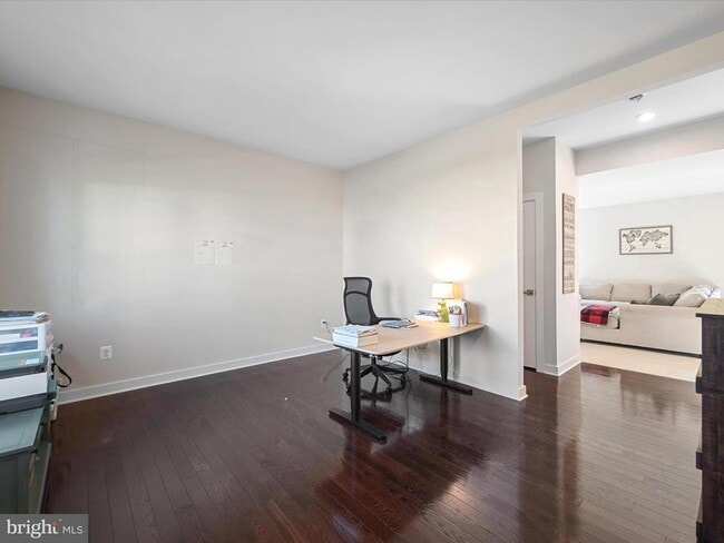 Photo - 124 Emperor Dr