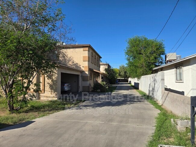 Photo - 900 E Roma Ave