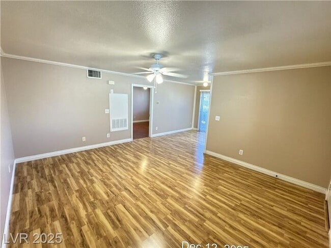 Photo - COZY 1ST FLOOR UNIT TUCKED AWAY IN THE OLD HENDERSON AREA!!