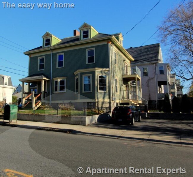 Building Photo - 119 Central St