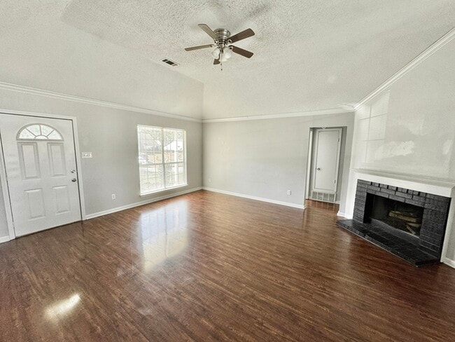 Photo - 55 Oak Ridge Cove