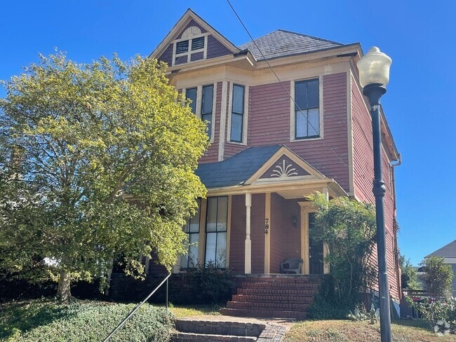 Building Photo - 784 College St Unit 1 Rental