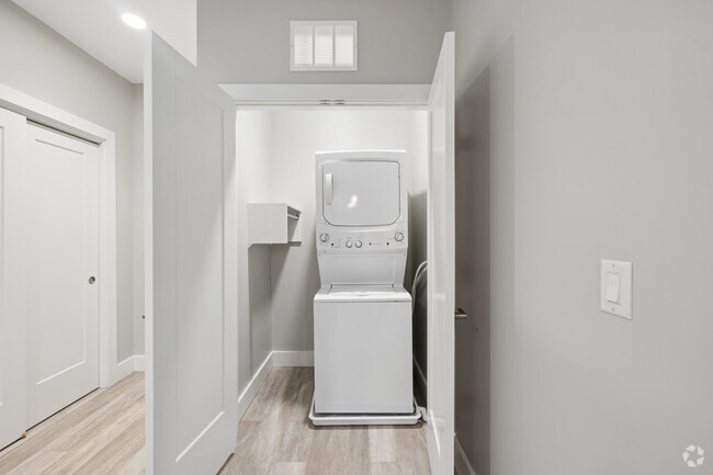 1BR, 1BA - 761SF - Laundry