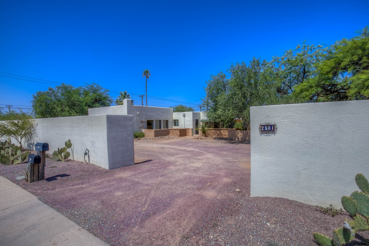 Photo - 2501 E Edison St (Tucson, AZ)