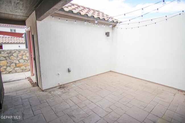 Photo - 4200 Camelot Heights Dr Unit 10