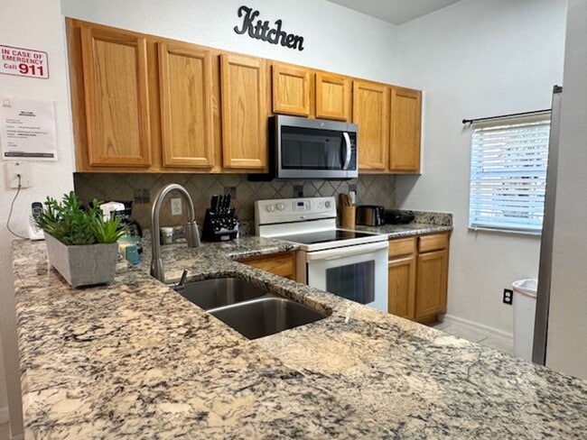 3118 Yellow Lantana Ln