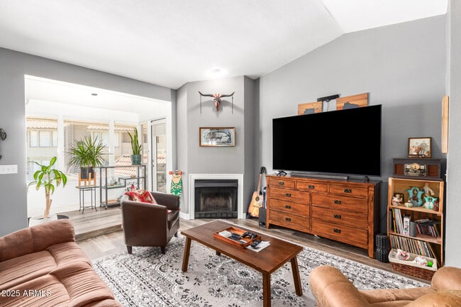 Building Photo - 1820 E Morten Ave Unit 214 Rental