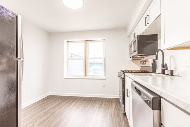 Photo - 601 E Warrington Ave Unit Apt 1