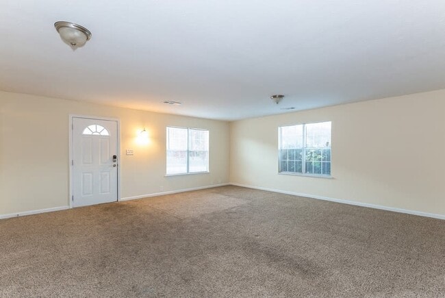 Photo - 316 Graison Ln