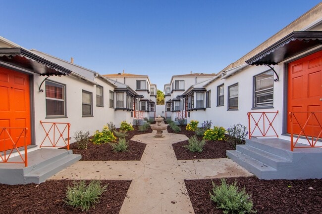 Photo - 4117 W Adams Blvd Unidad 4121 D