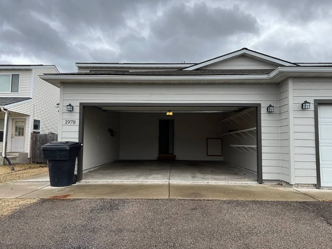 Photo - 1978 Greatview Dr